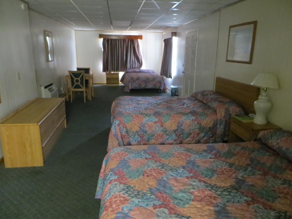 Pine Crest Motor Lodge Holly Springs Δωμάτιο φωτογραφία