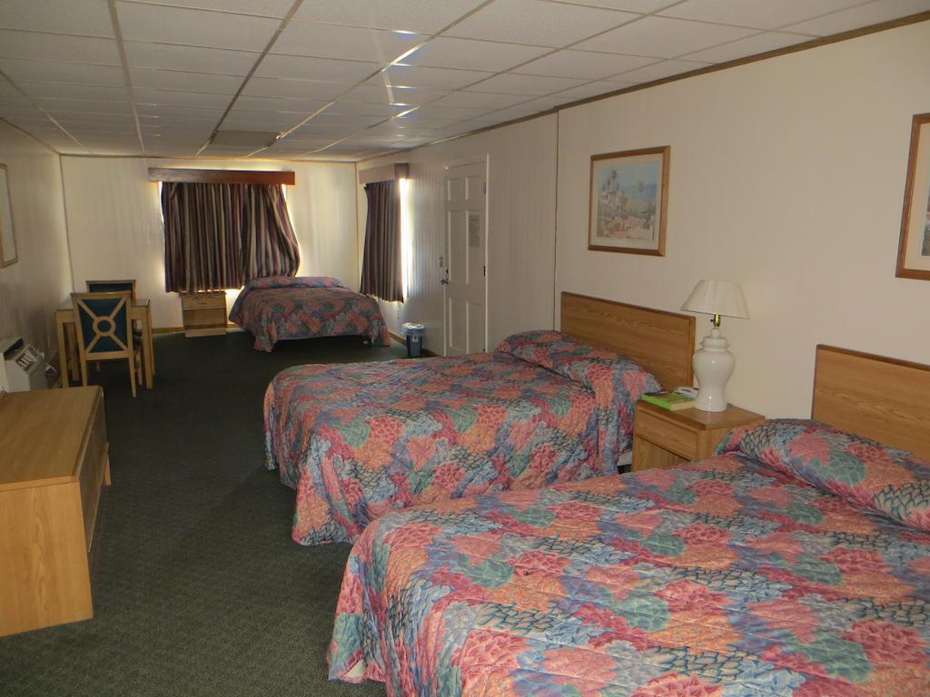 Pine Crest Motor Lodge Holly Springs Εξωτερικό φωτογραφία